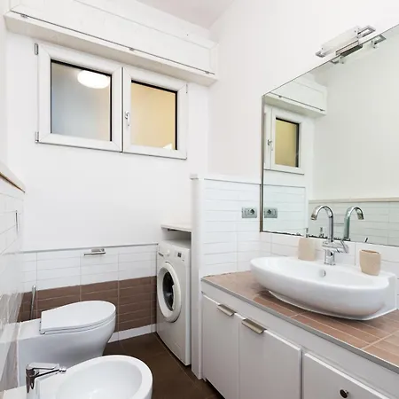 Apartment Domus Julia - Next To Train To Rome Lido di Ostia