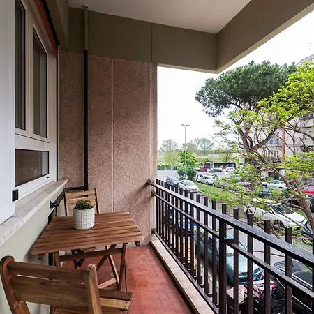 Domus Julia - Next To Train To Rome * Lido di Ostia